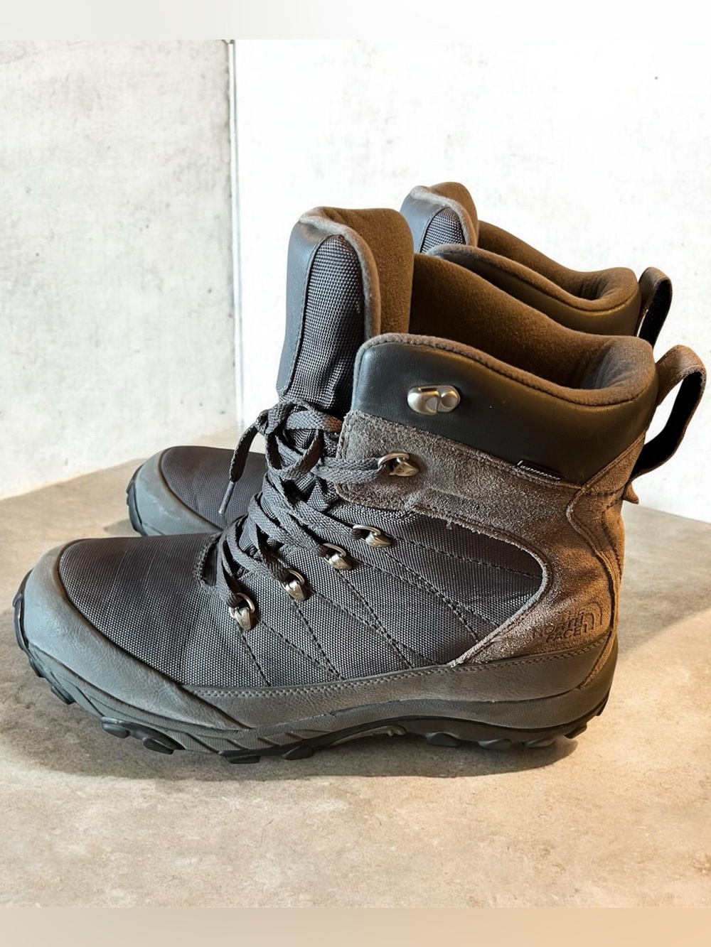The North Face Chilkat Boots Zinc Gray Men’s 13 Waterproof Suede Upper Unused